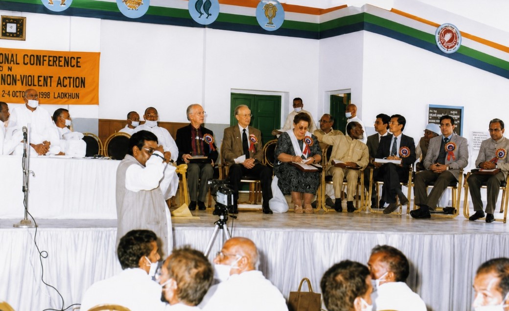 Acharya Shri Tulsi addressing the First International Conference, Ladnun 1988